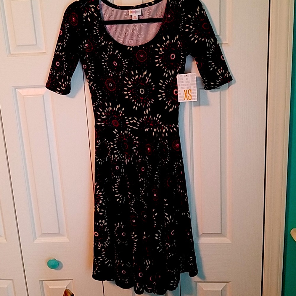 BEAUTIFUL Colored XS Lularoe Nicole Dress
